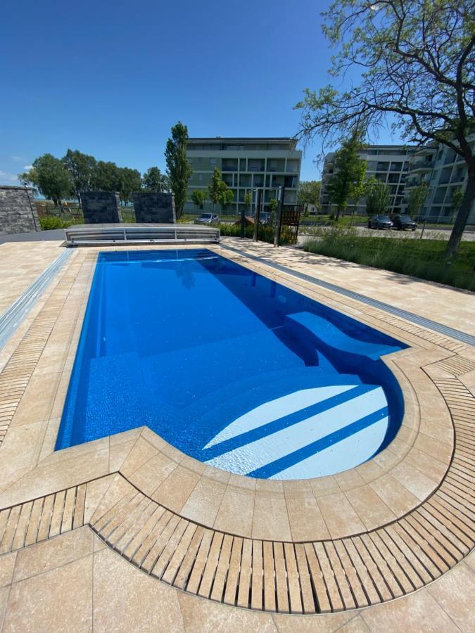 Bonnie-Premium Lelle Waterfront Private Apartment 발라톤엘 외부 사진