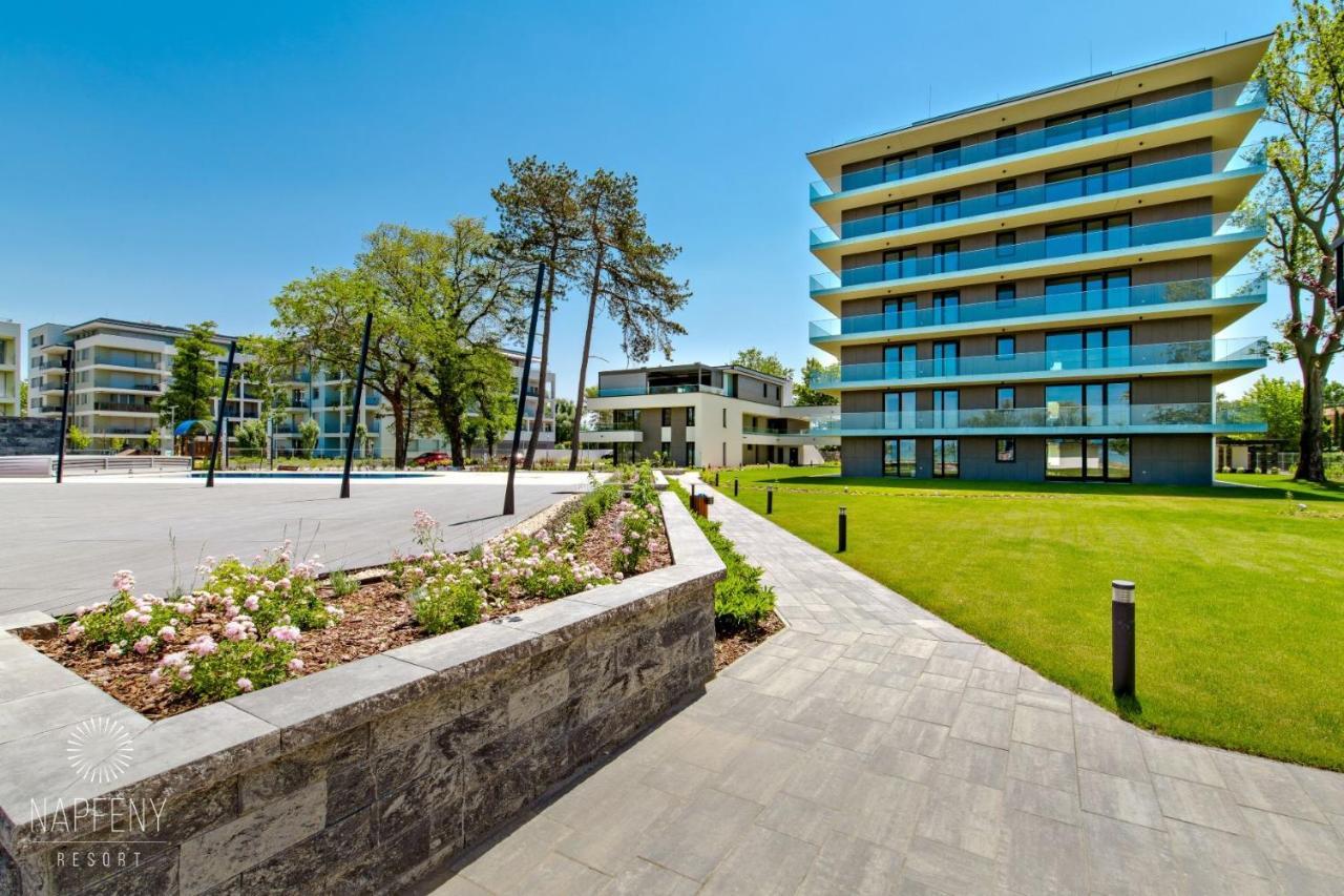 Bonnie-Premium Lelle Waterfront Private Apartment 발라톤엘 외부 사진