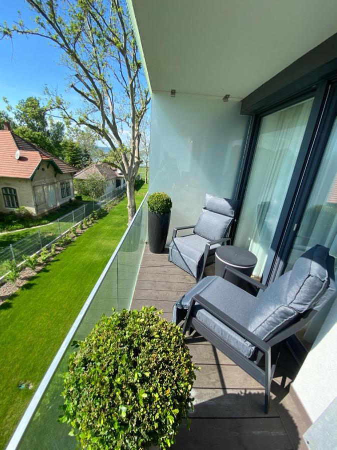 Bonnie-Premium Lelle Waterfront Private Apartment 발라톤엘 외부 사진